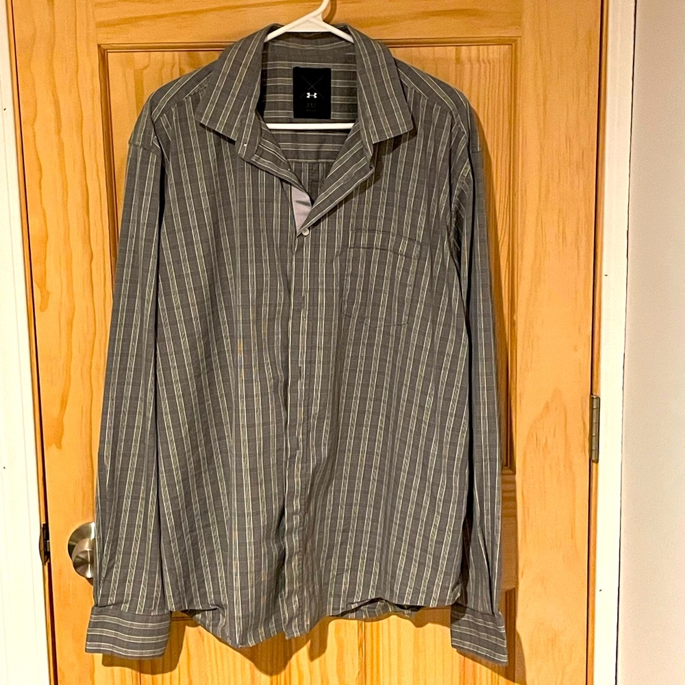 Mens Under Armour Button Down, 2XL